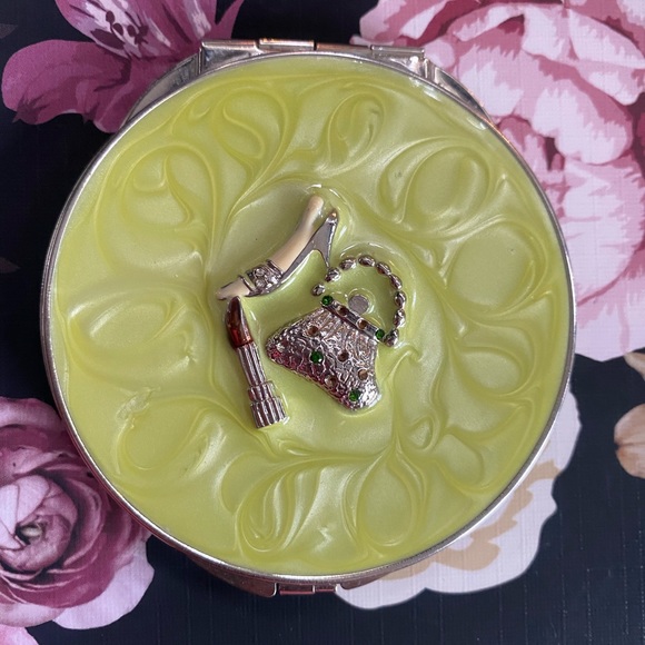 Compact purse mirror - Picture 3 of 6